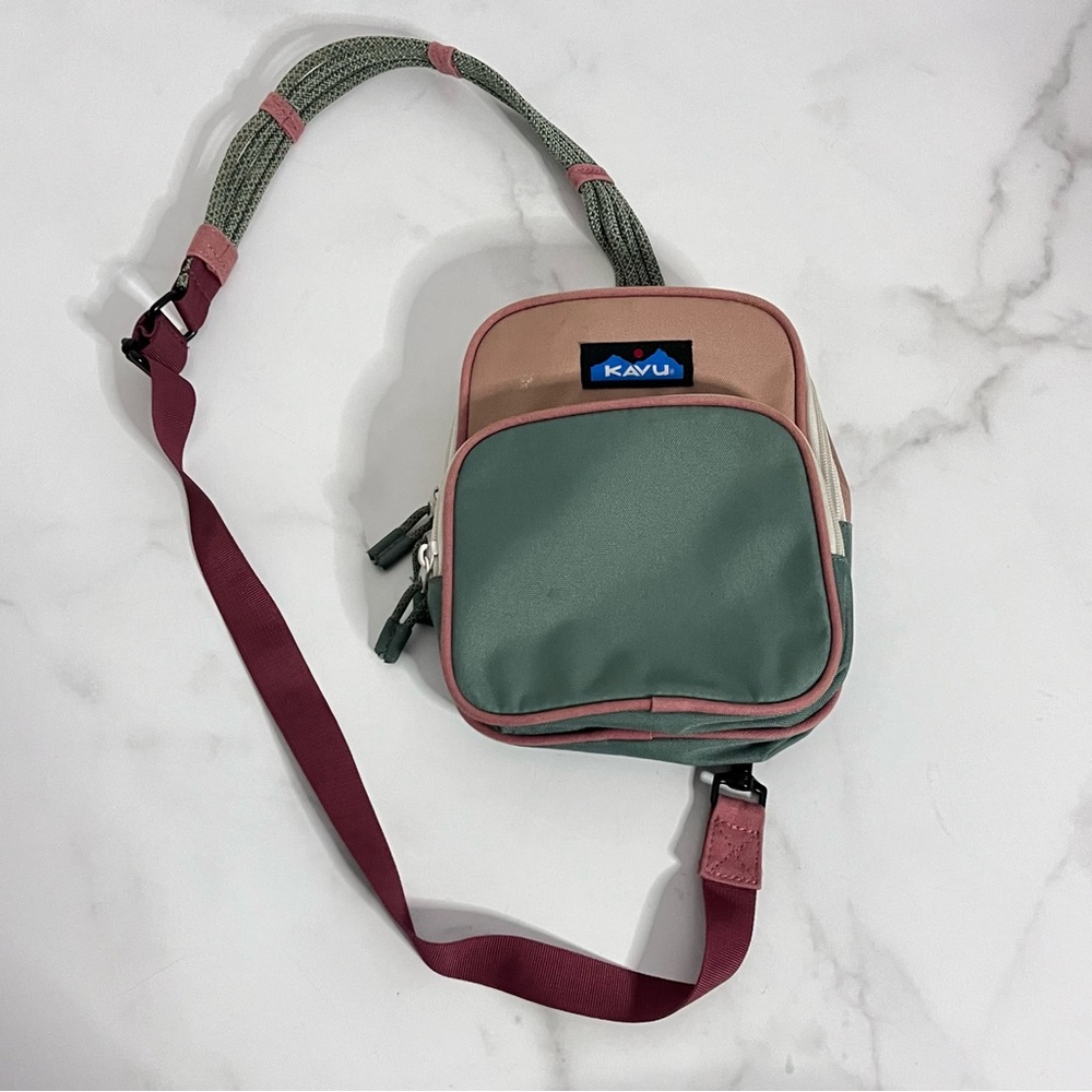 Urban Outfitters Kavu The Pescadero Sling in Rosebud - Picture 6 of 8